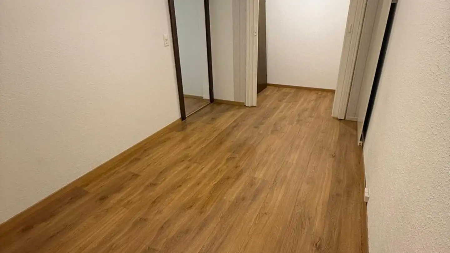 Studio à louer - Glärnischstrasse 12, 8155 Niederhasli - Photo 4