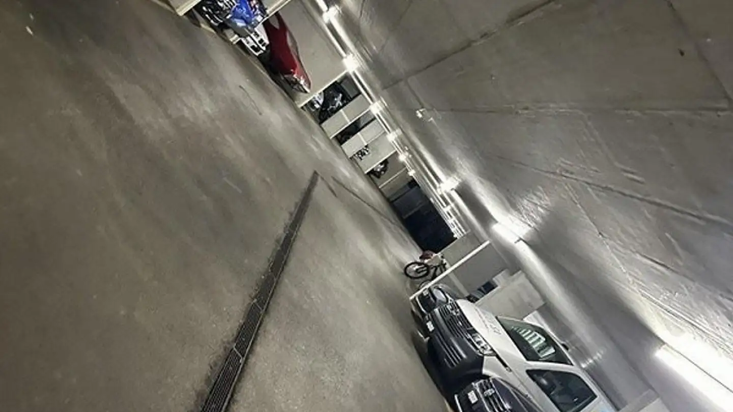 Tiefgaragenstellplatz mieten - 1753 Matran