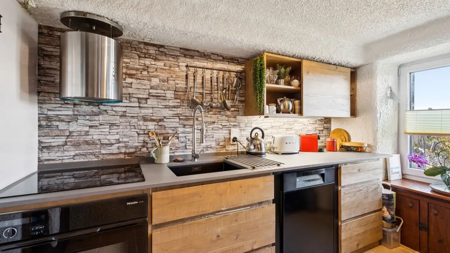 Stepped house for sale - 1426 Concise - Photo 3