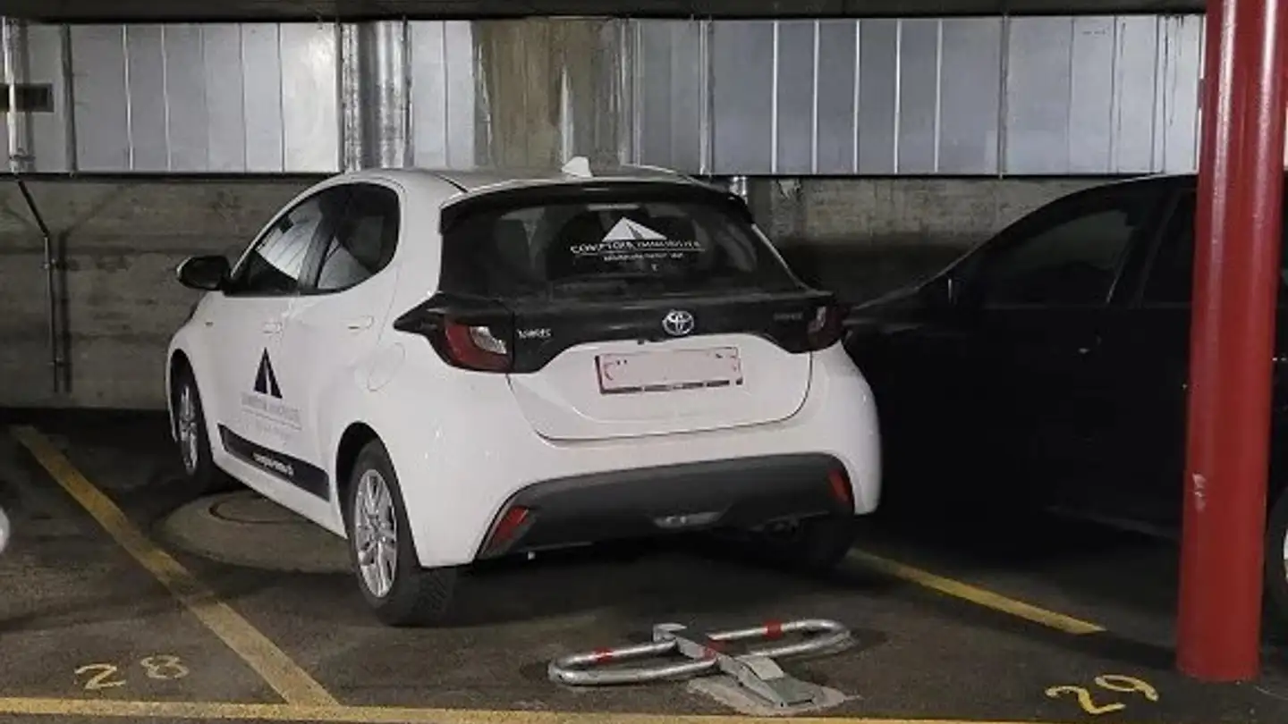 Parcheggio esterno in affitto - Avenue De La Gare 54, 1920 Martigny