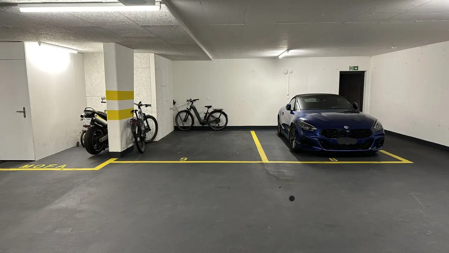 Parcheggio sotterraneo in affitto - In Der Weid 15, 8122 Binz - Photo 2