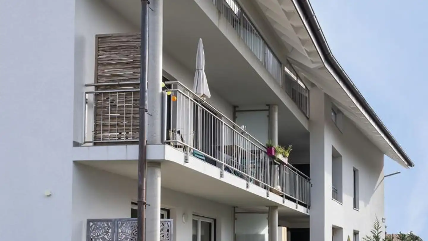 Place de parking extérieure à louer - Grand-Rue 32, 1302 Vufflens-la-Ville - Photo 3