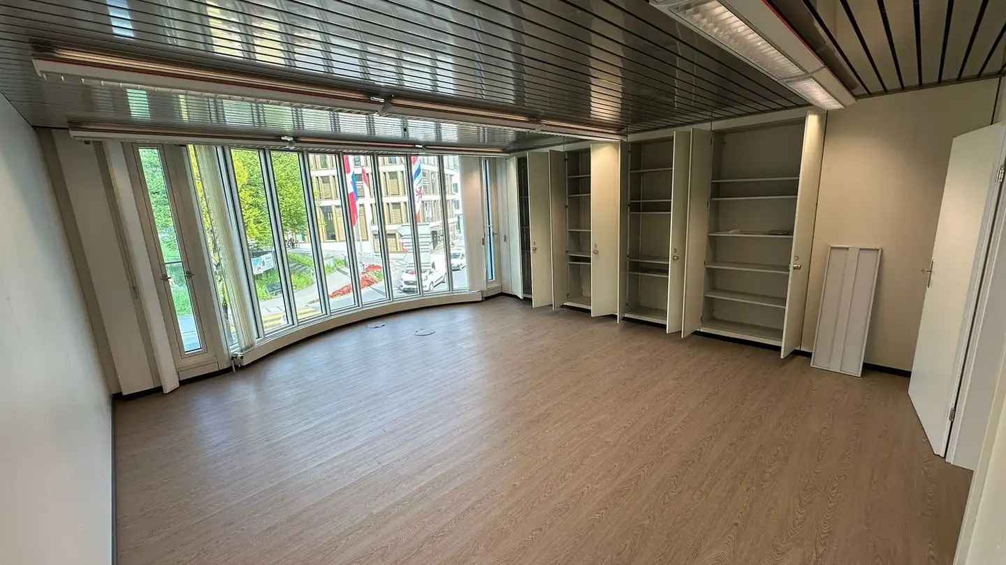 Commerciale in affitto - Dorfplatz 4, 6330 Cham - Photo 4