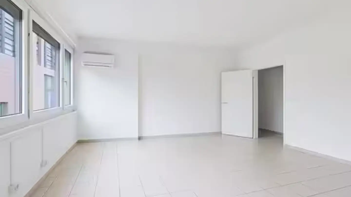 Commercial building plot for rent - 6900 Lugano