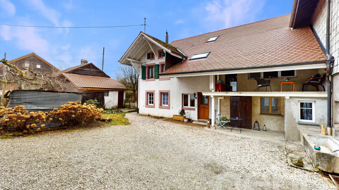 Cave house for sale - 1080 Les Cullayes