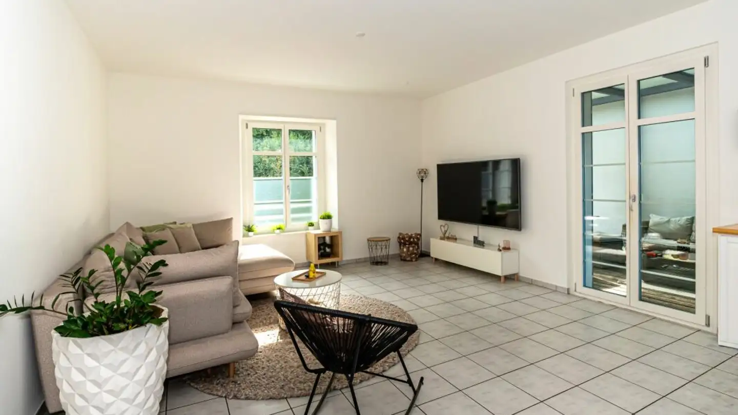 Attique à louer - Hauptstrasse 72b, 4107 Ettingen - Photo 2