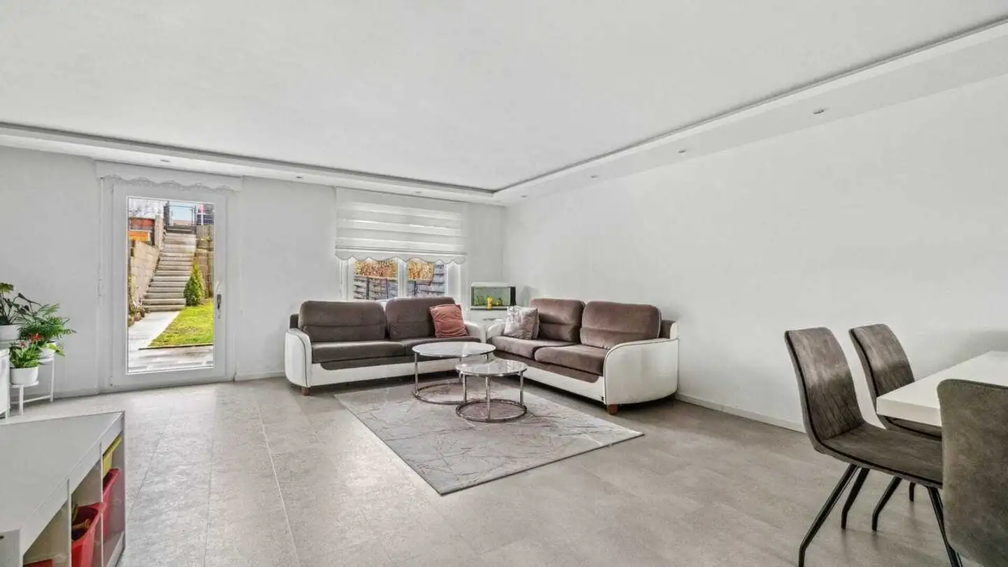 Row house for sale - 4304 Giebenach - Photo 2