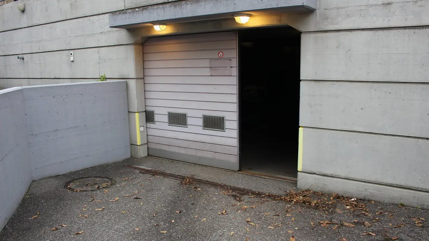 Underground parking space for rent - Gotthardstrasse 38, 6472 Erstfeld - Photo 2