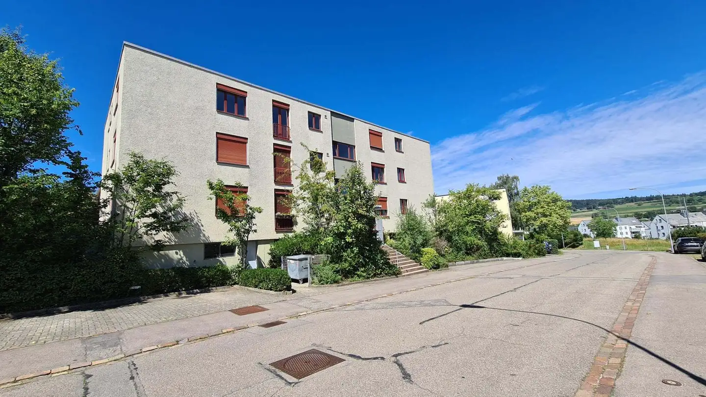 Tiefgaragenstellplatz mieten - Lägernstrasse 6, 8162 Steinmaur