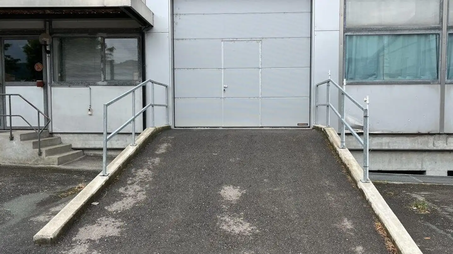 Commercial for rent - Industriestrasse 21, 5314 Kleindöttingen - Photo 2