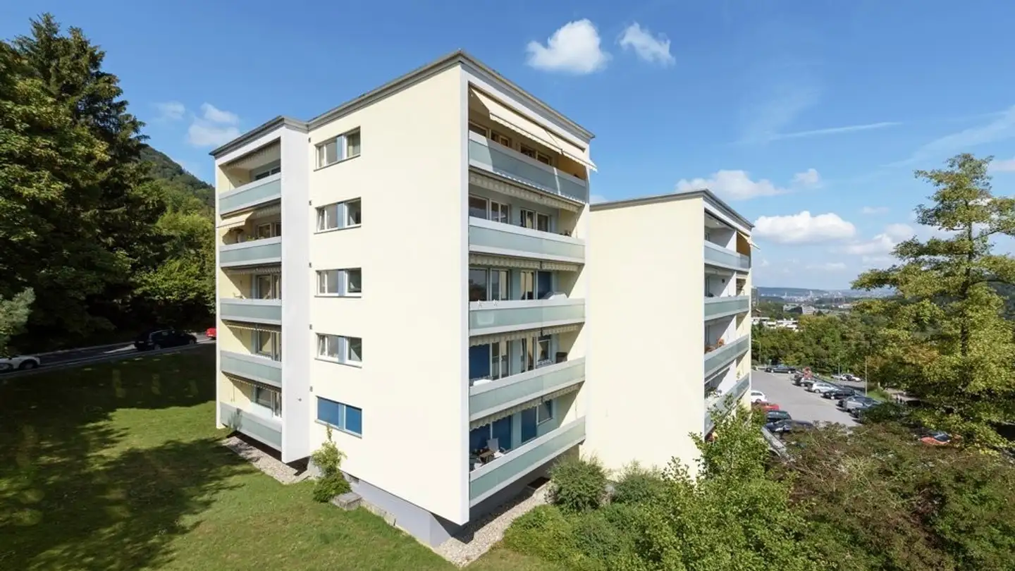 Place de parking extérieure à louer - Feldblumenstrasse 94, 8134 Adliswil