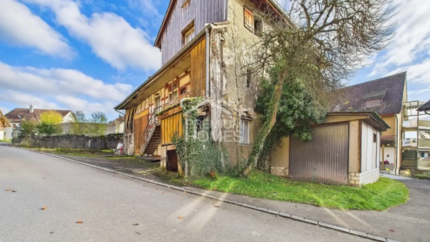 Residential building for sale - 8524 Uesslingen