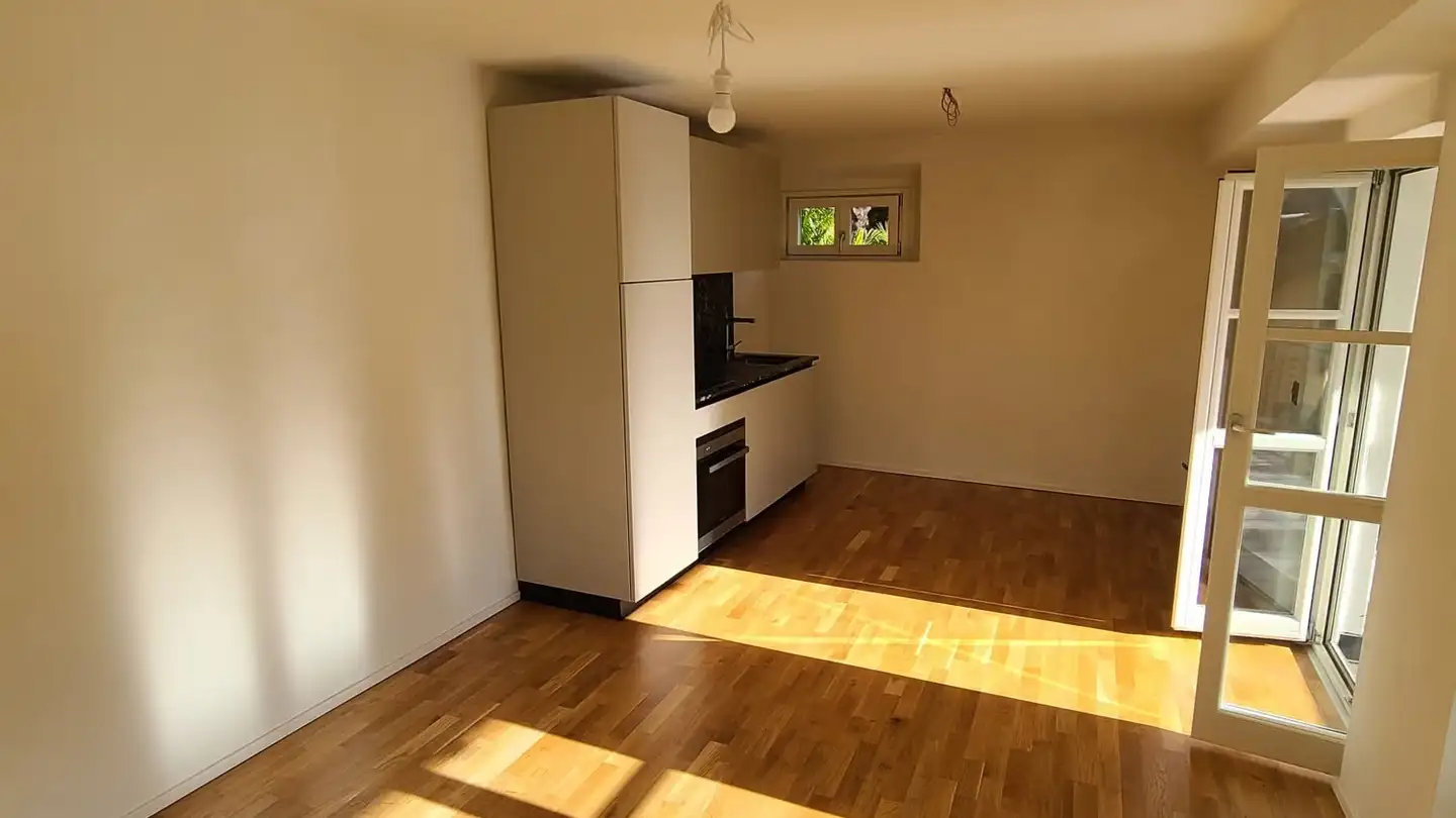 Apartment for rent - Vicolo Del Municipio 2, 6988 Ponte Tresa - Photo 2