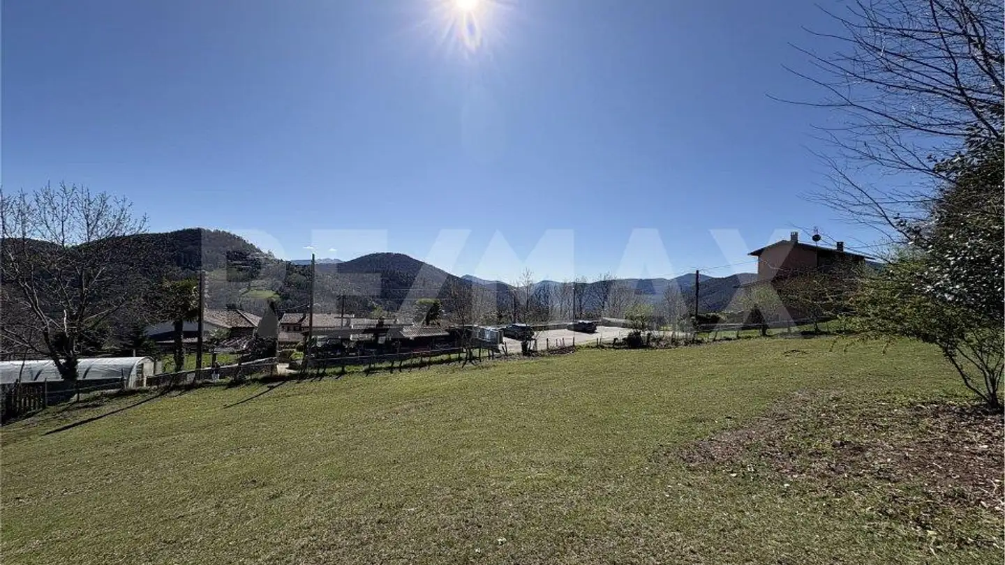 Constructible plot for sale - 6997 Sessa