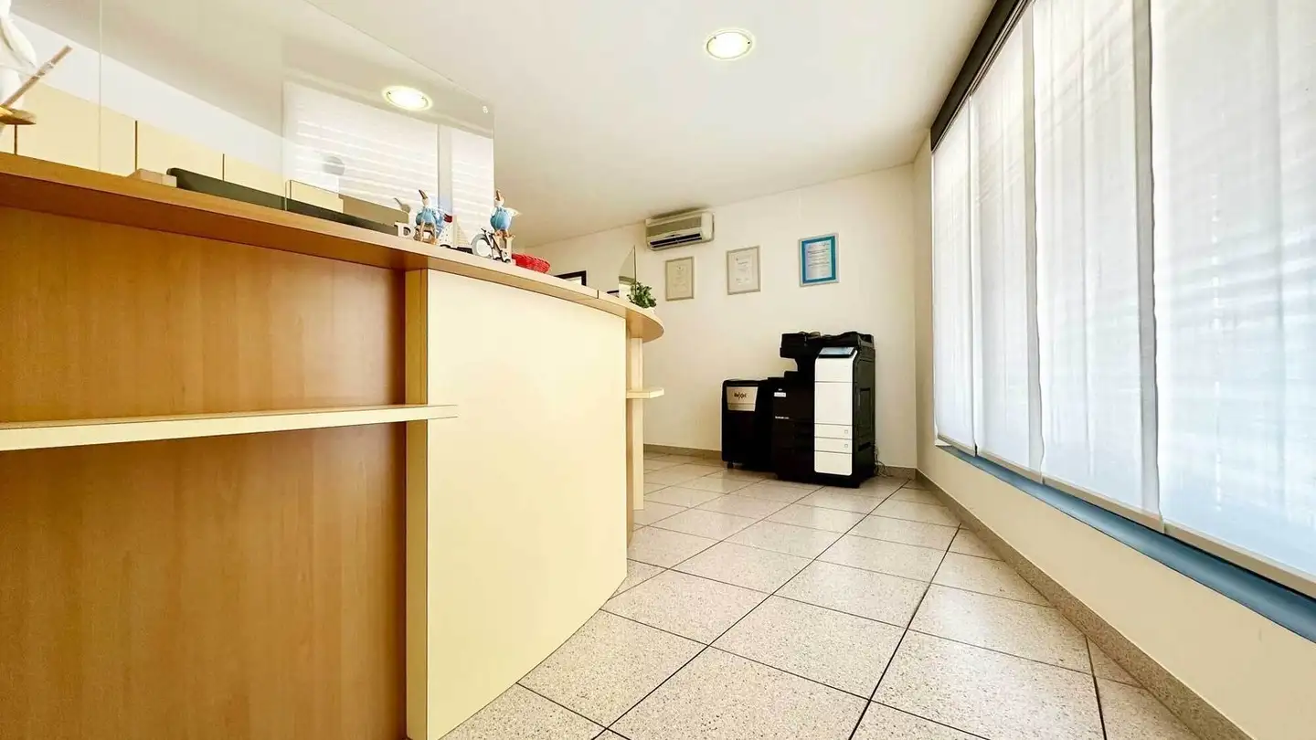 Office space for rent - 6943 Vezia - Photo 3