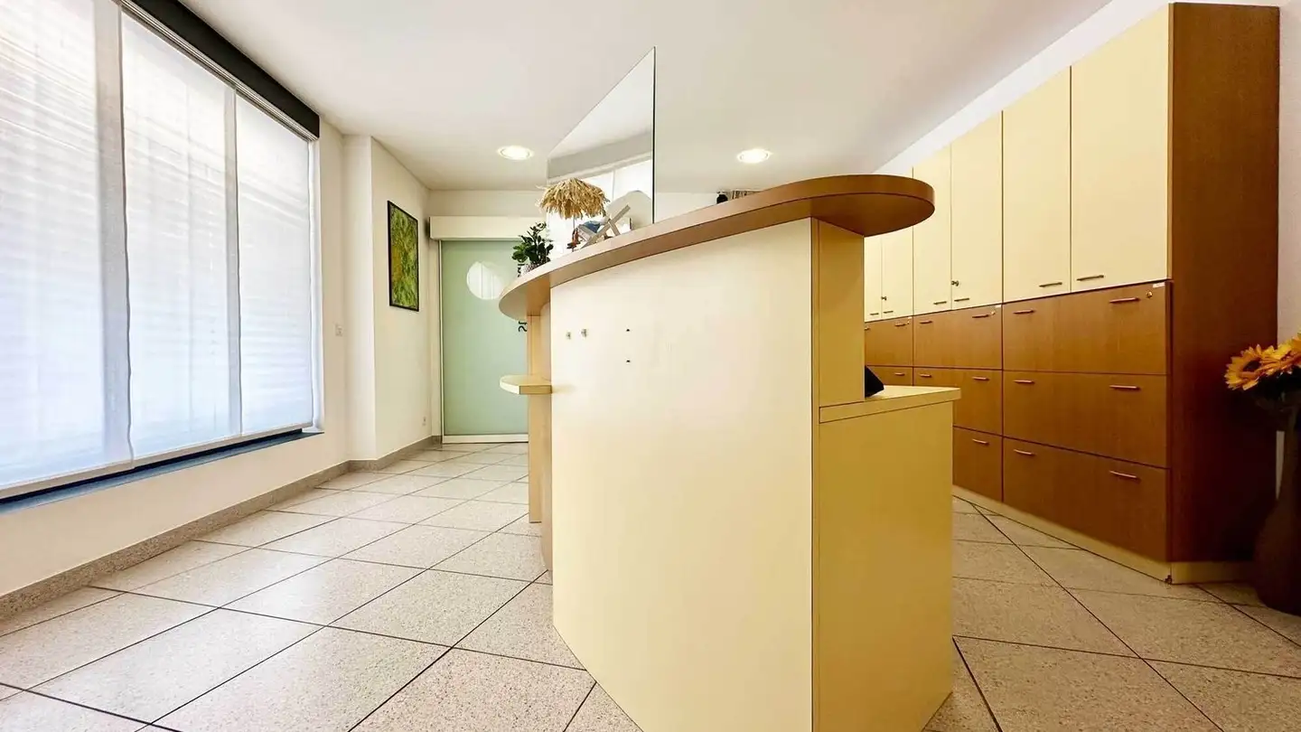 Office space for rent - 6943 Vezia - Photo 2