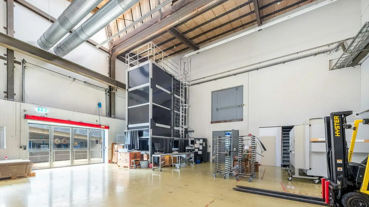 Commercial à louer - Gewerbestrasse 16, 8155 Niederhasli - Photo 4