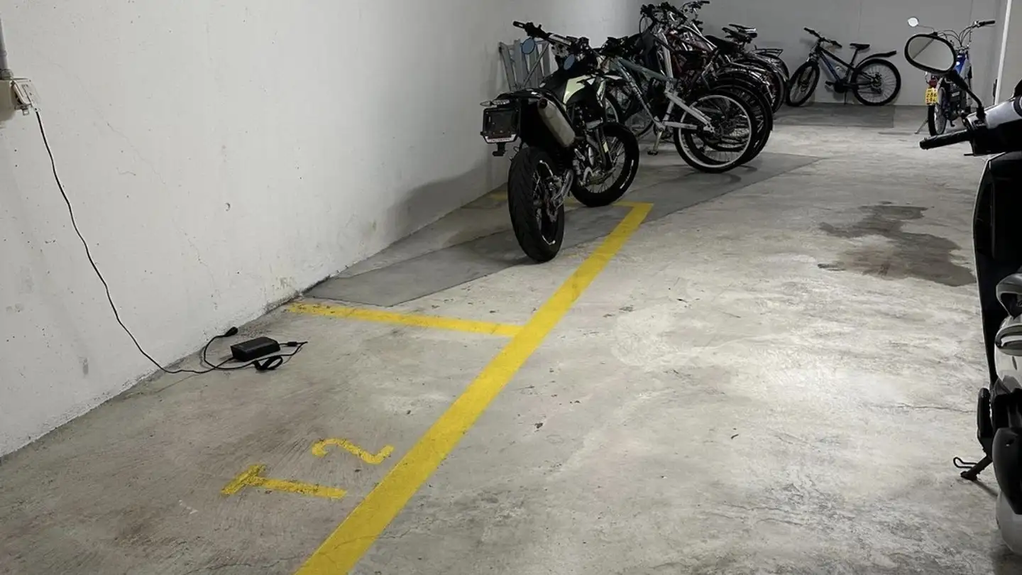 Parcheggio esterno in affitto - Tumbelenstrasse 60, 8330 Pfäffikon ZH - Foto 2