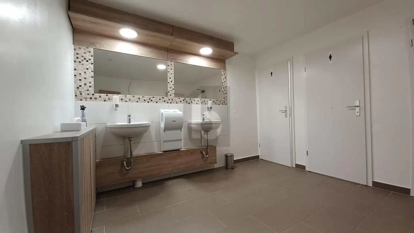 Shop for rent - 5275 Etzgen