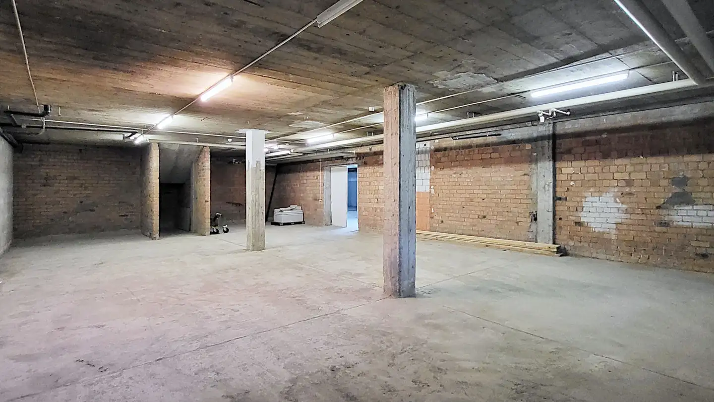 Mischgenutztes Gebäude mieten - Chemin Du Coin / Eckweg 8, 2504 Biel/Bienne