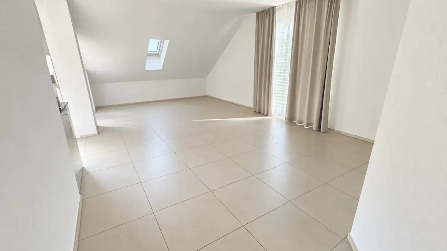 Wohnung mieten - Schulhausstrasse 25b, 8618 Oetwil am See - Foto 2