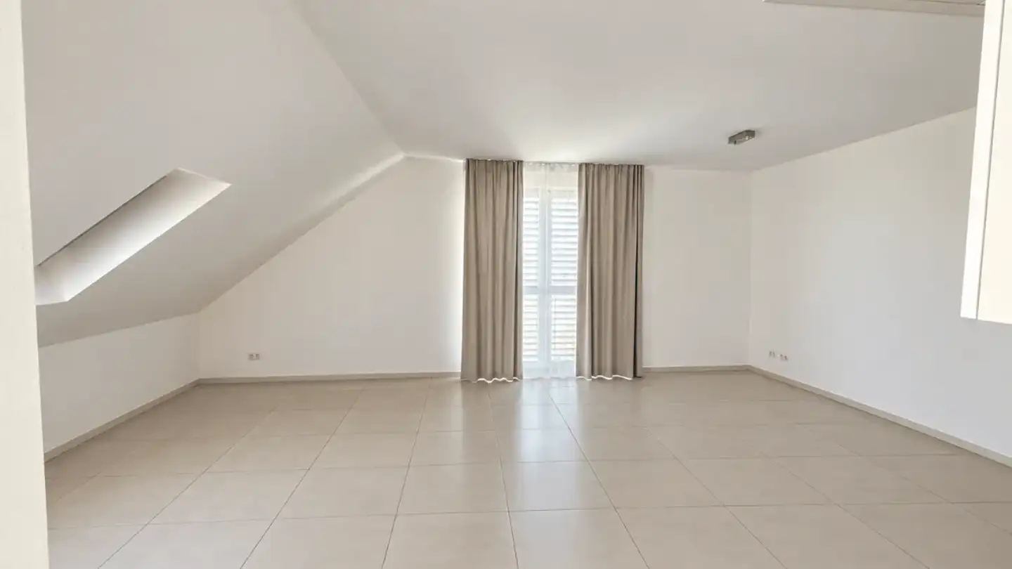 Wohnung mieten - Schulhausstrasse 25b, 8618 Oetwil am See - Foto 3