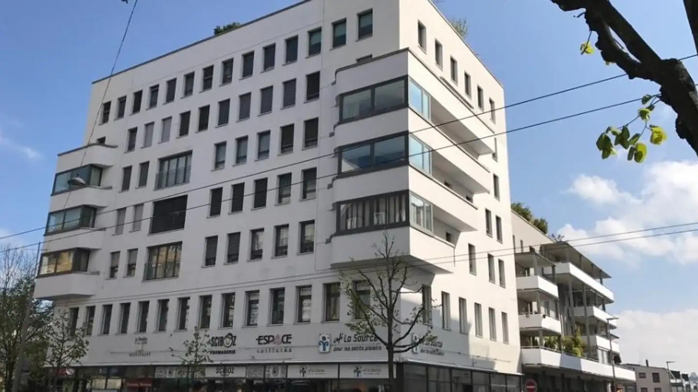 Mixed-use building for rent - Boulevard De Pérolles 18a, 1700 Fribourg