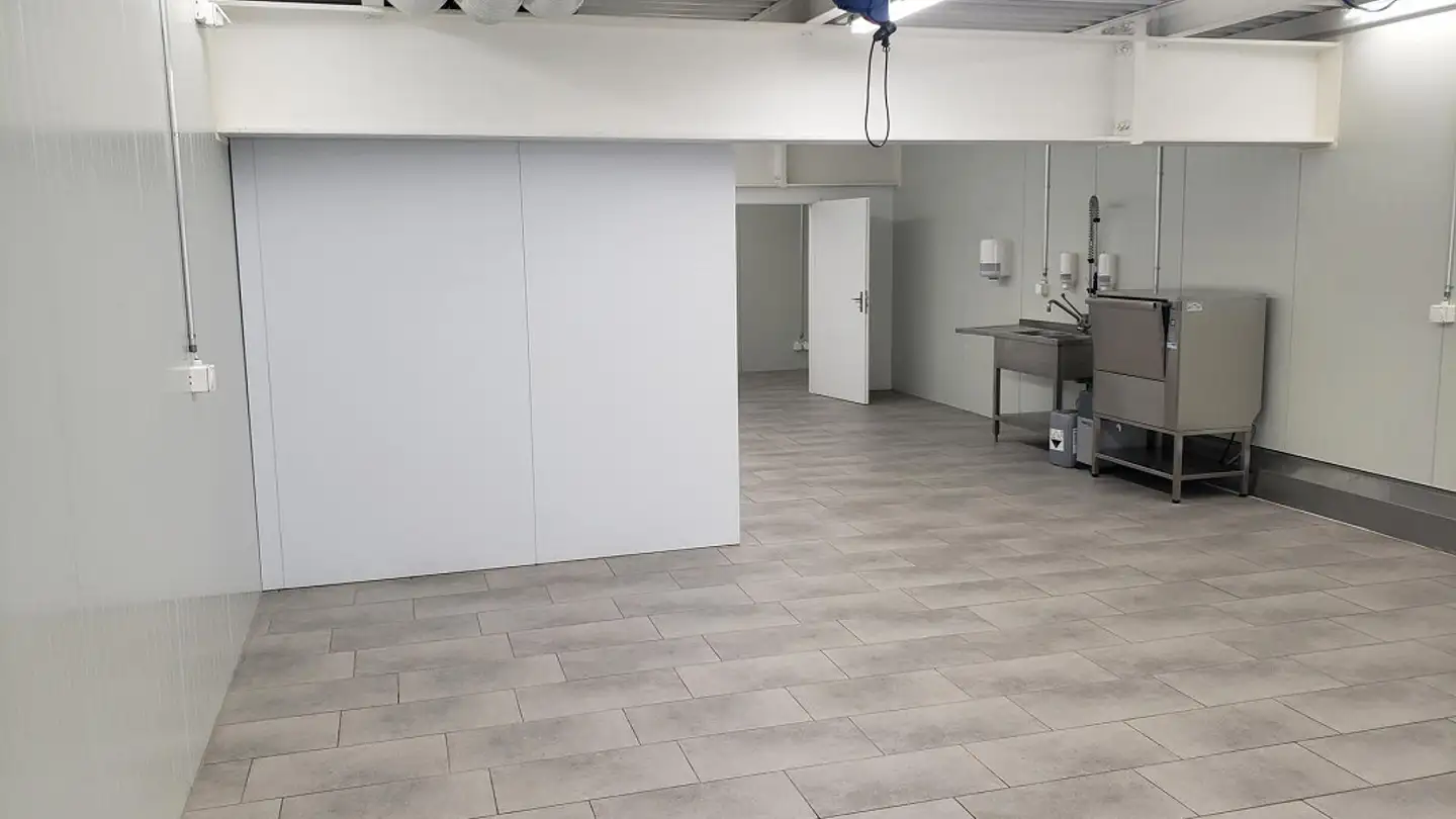 Industrial property for rent - Zürichstrasse 38a, 8840 Einsiedeln - Photo 2