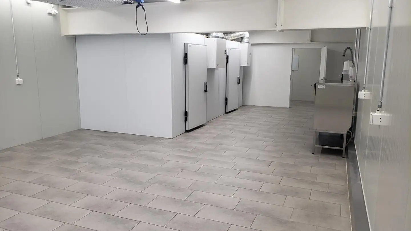 Industrial property for rent - Zürichstrasse 38a, 8840 Einsiedeln