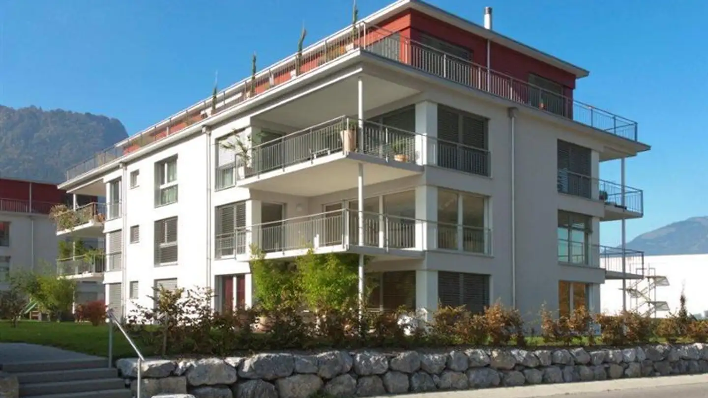Doppelgarage mieten - Erlenstrasse 10, 8753 Mollis