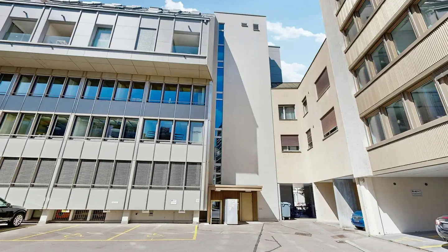 Place de parking extérieure à louer - 8041 Zürich