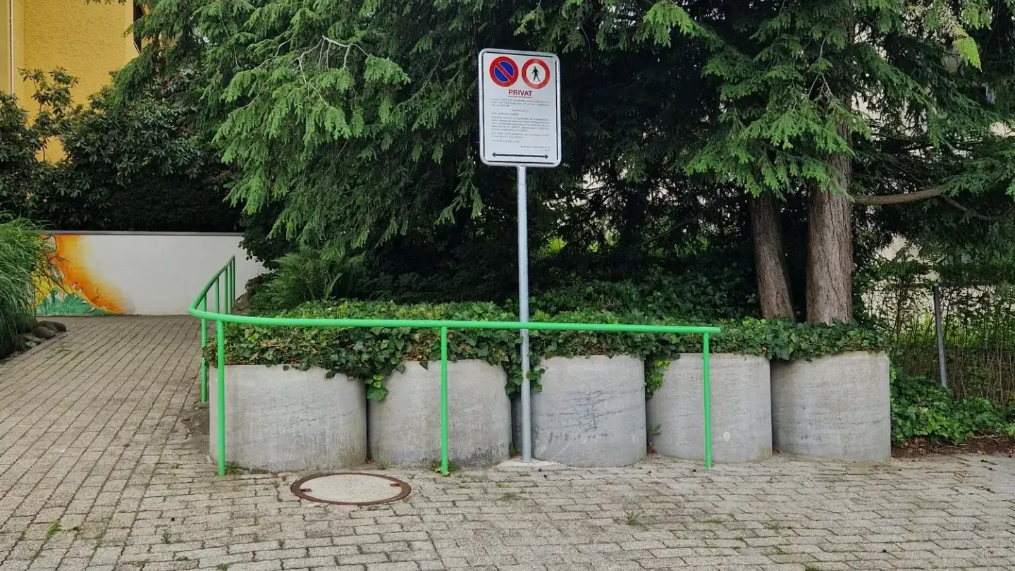 Parcheggio esterno in affitto - Speerstrasse 41, 8820 Wädenswil