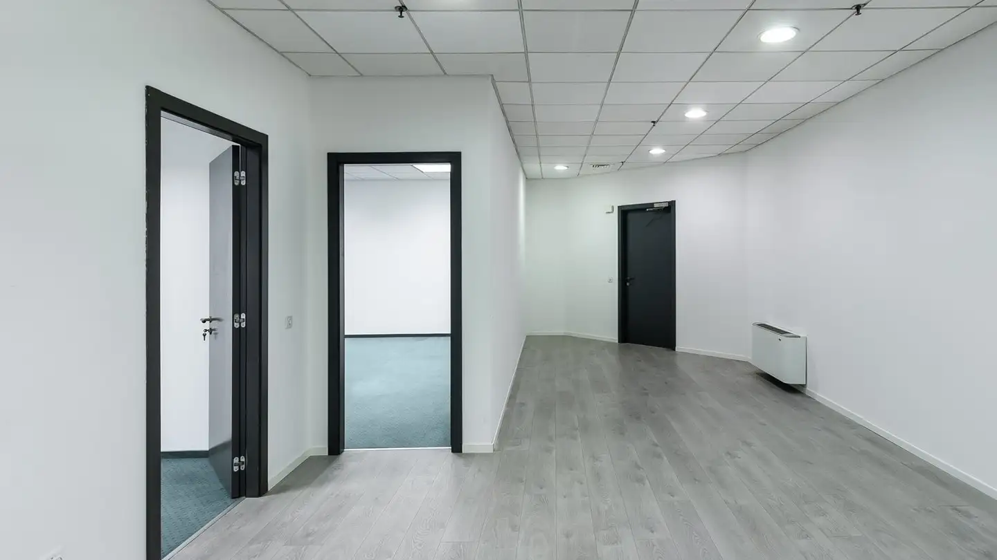 Spazio ufficio in affitto - Via Cantonale 4, 6928 Manno