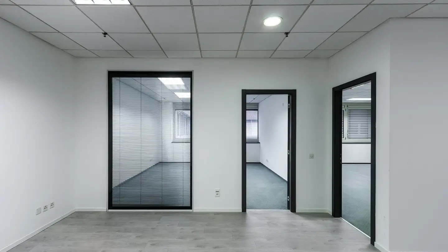 Bürofläche mieten - Via Cantonale 4, 6928 Manno - Foto 2