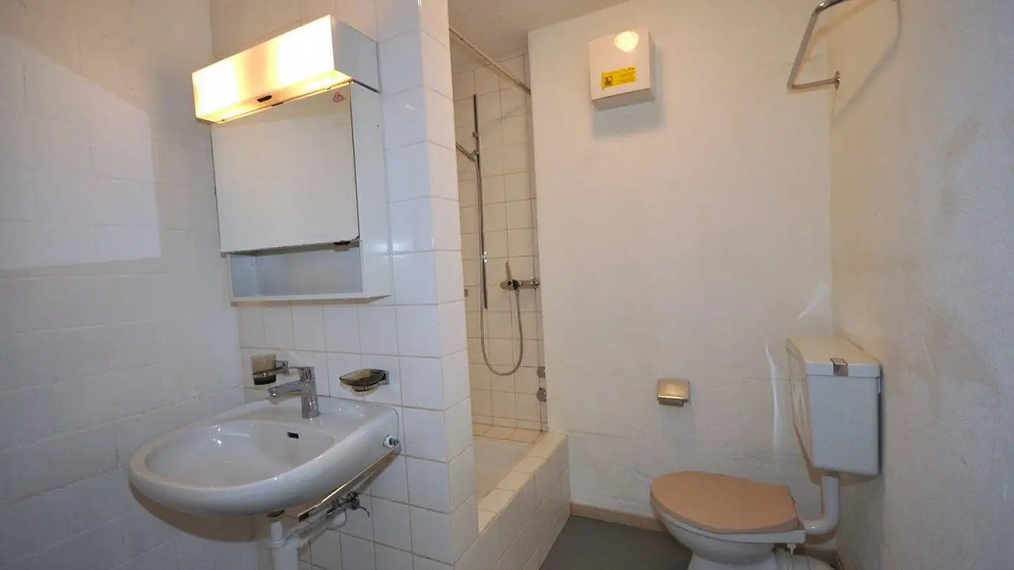 Workshop for rent - Neue Bahnhofstrasse 101, 4132 Muttenz - Photo 3