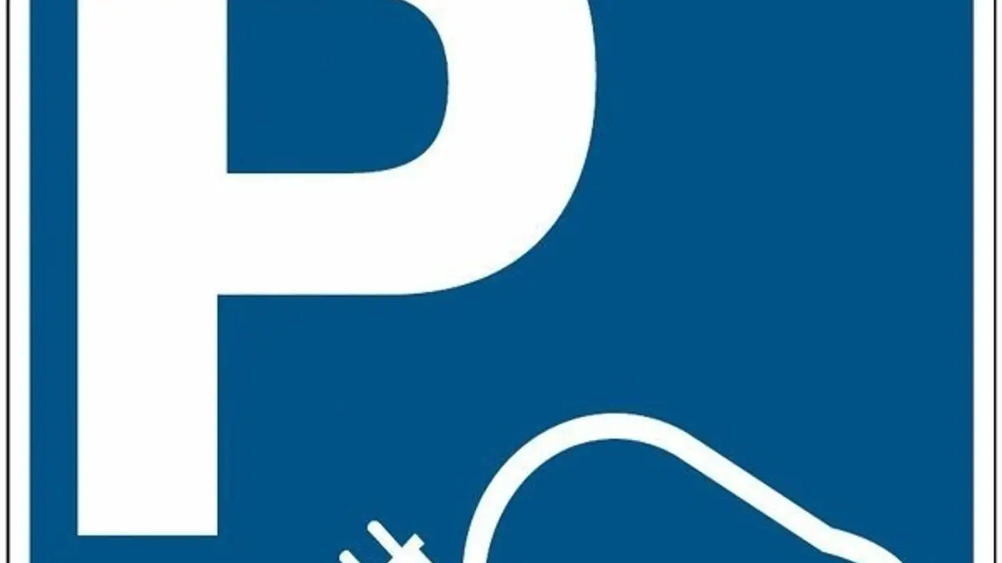 Outdoor parking space for rent - Via San Giobbe 15, 6512 Giubiasco