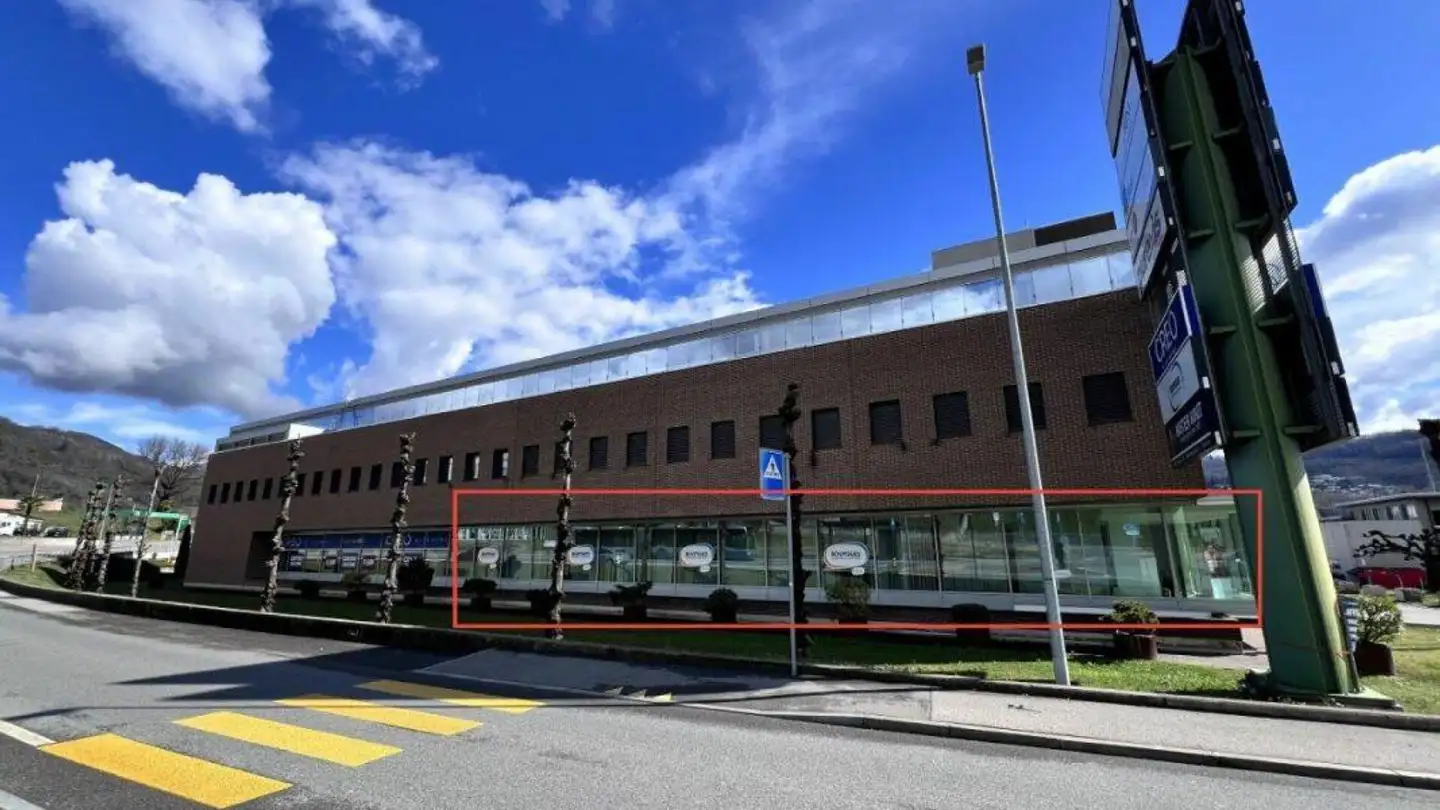 Commerciale in affitto - 6928 Manno