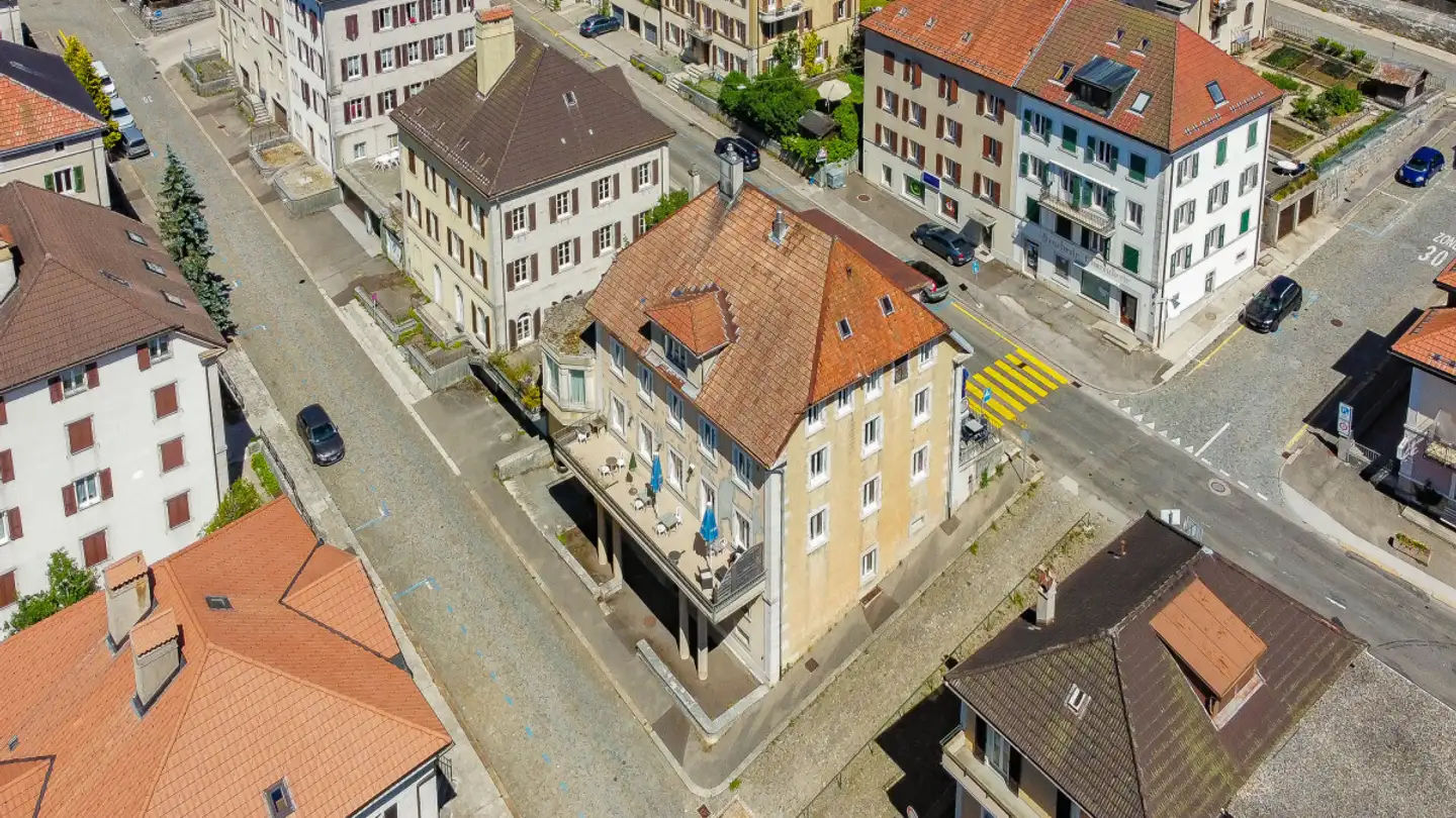 Mischgenutztes Gebäude kaufen - 2416 Les Brenets
