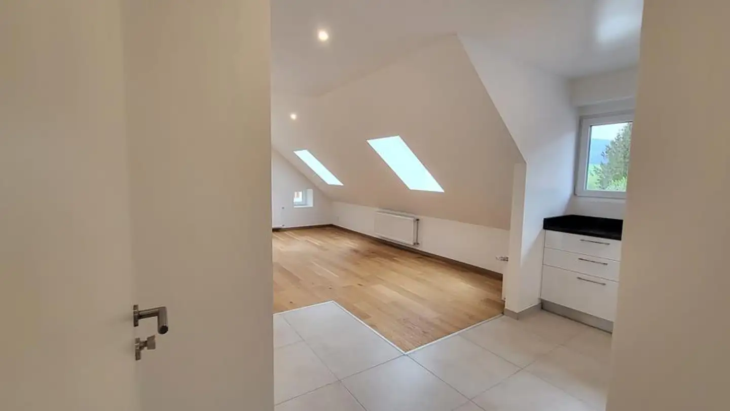 Appartement à louer - Sur Le Crêt, 2108 Couvet - Photo 3