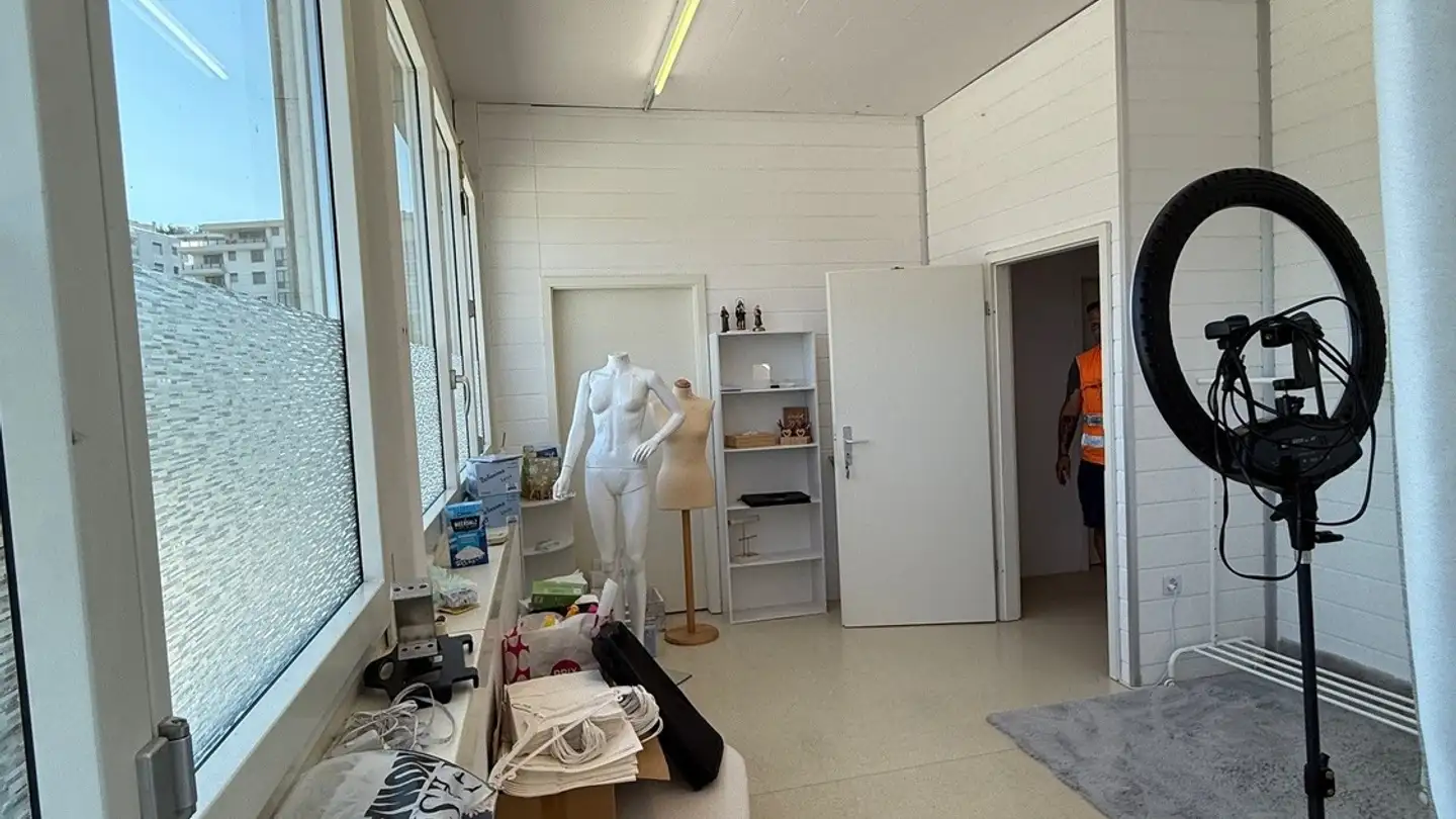 Commerciale in affitto - Reuss-Strasse 7, 6038 Gisikon