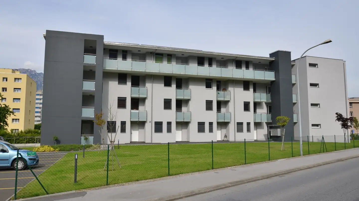 Place de parking intérieure à louer - Rue des Dents-du-Midi 92, 1868 Collombey - Photo 2