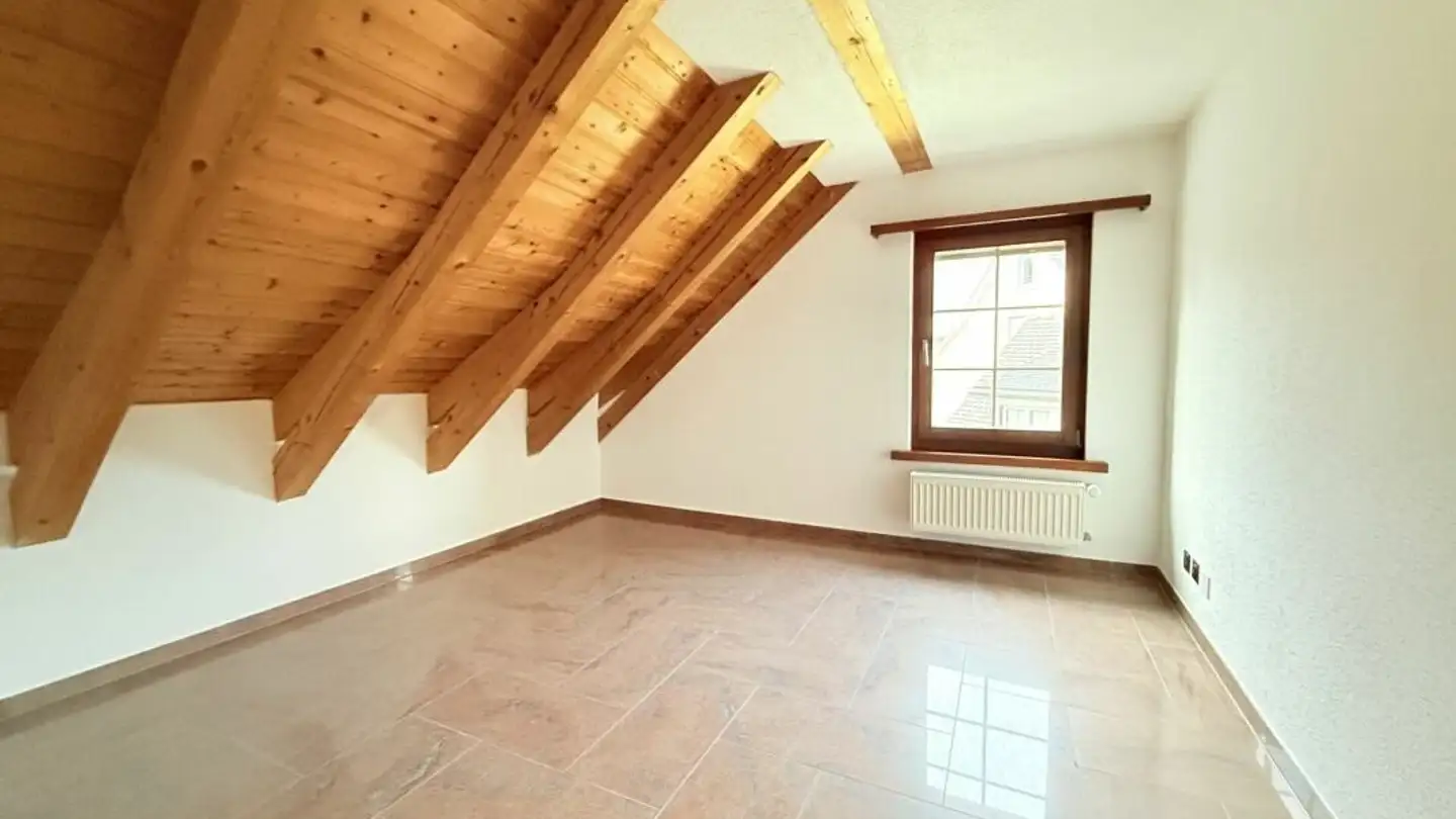Dachgeschosswohnung mieten - Zürcherstrasse 48, 8245 Feuerthalen - Foto 2