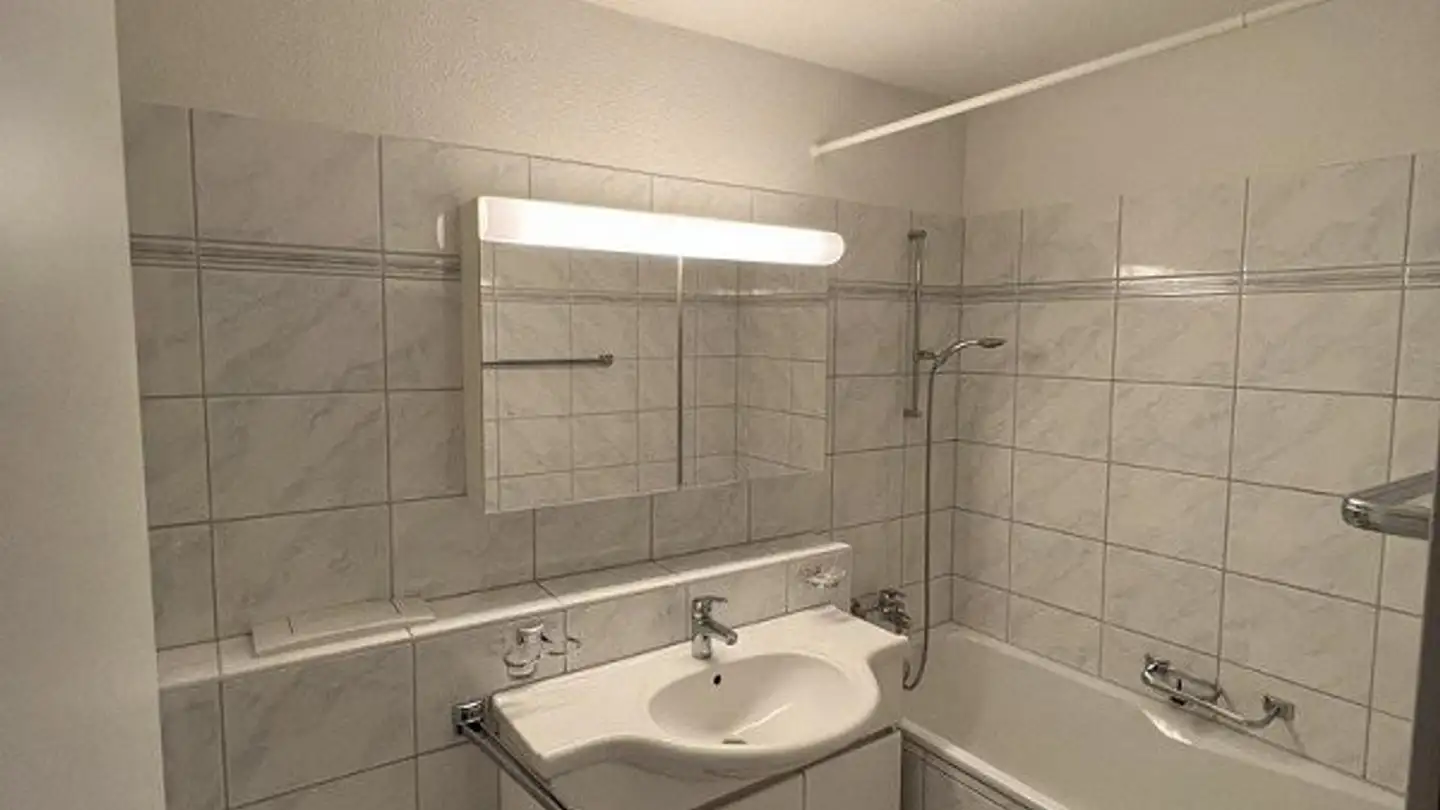 Apartment for rent - Schaffhauserstrasse 615, 8052 Zürich - Photo 2