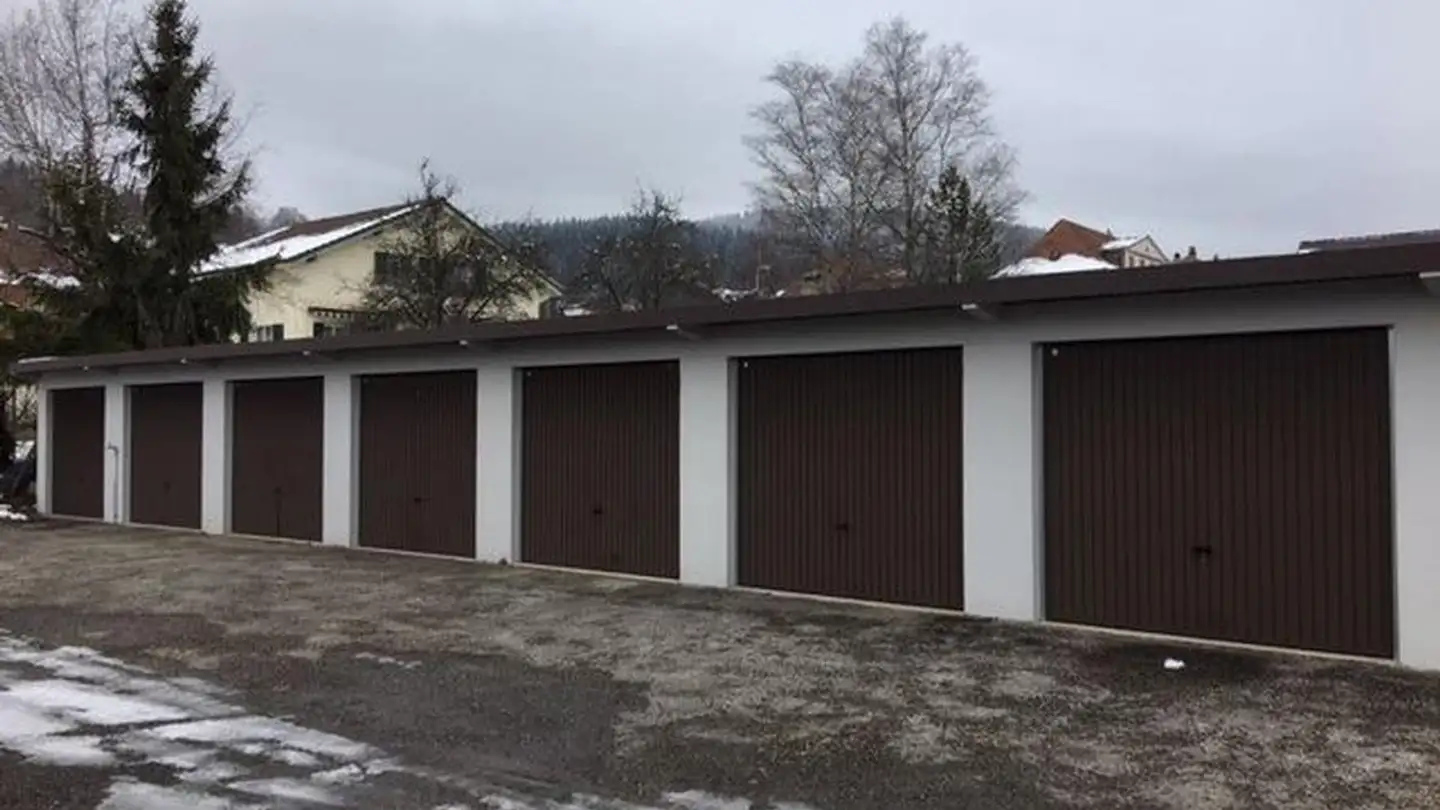 Single garage for rent - 2108 Couvet