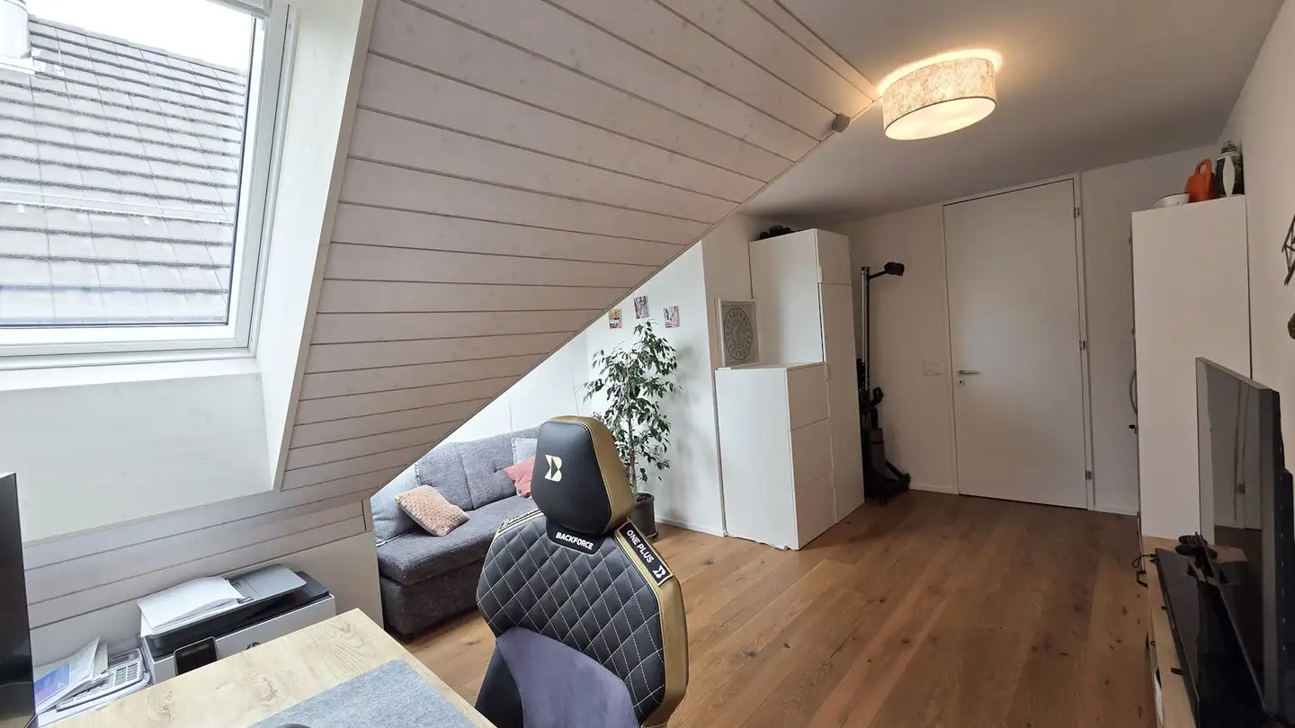Dachgeschosswohnung mieten - Alte Herschärenstrasse, 8633 Wolfhausen - Foto 4