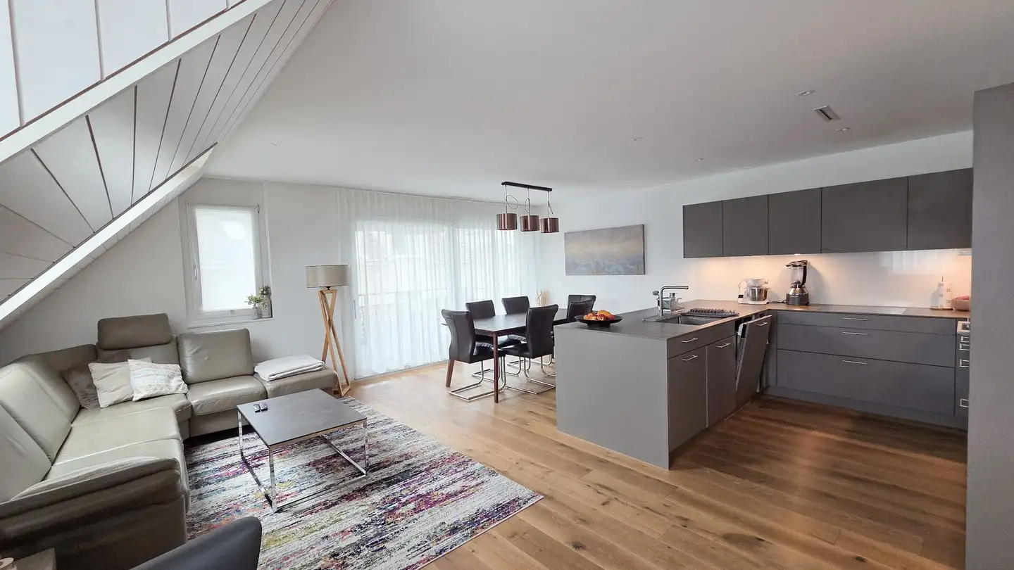 Dachgeschosswohnung mieten - Alte Herschärenstrasse, 8633 Wolfhausen