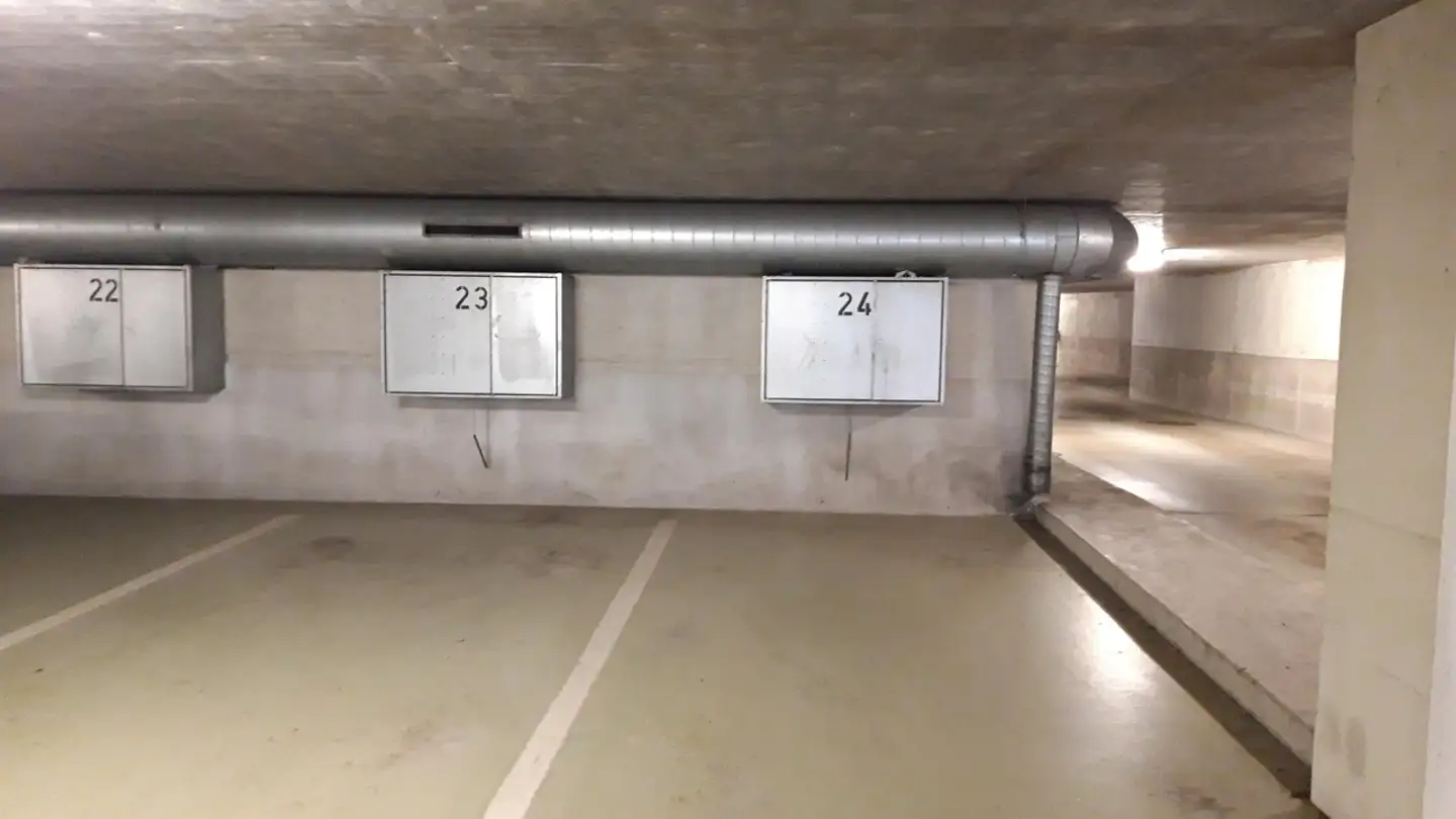 Tiefgaragenstellplatz mieten - Einhardweg, 8603 Schwerzenbach - Foto 2