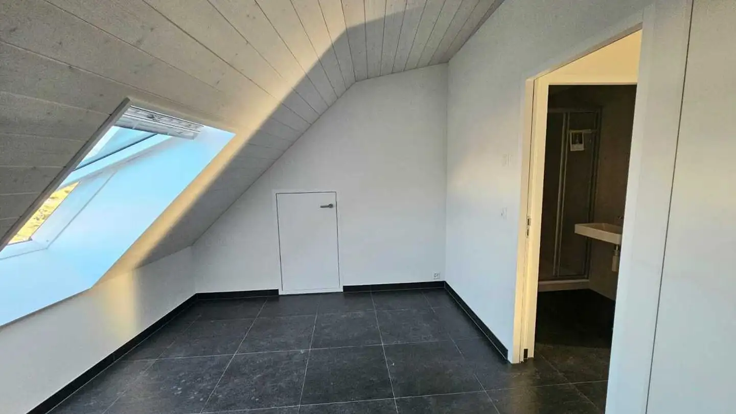 Attique à louer - Quai De La Thièle, 1400 Yverdon-les-Bains - Photo 4