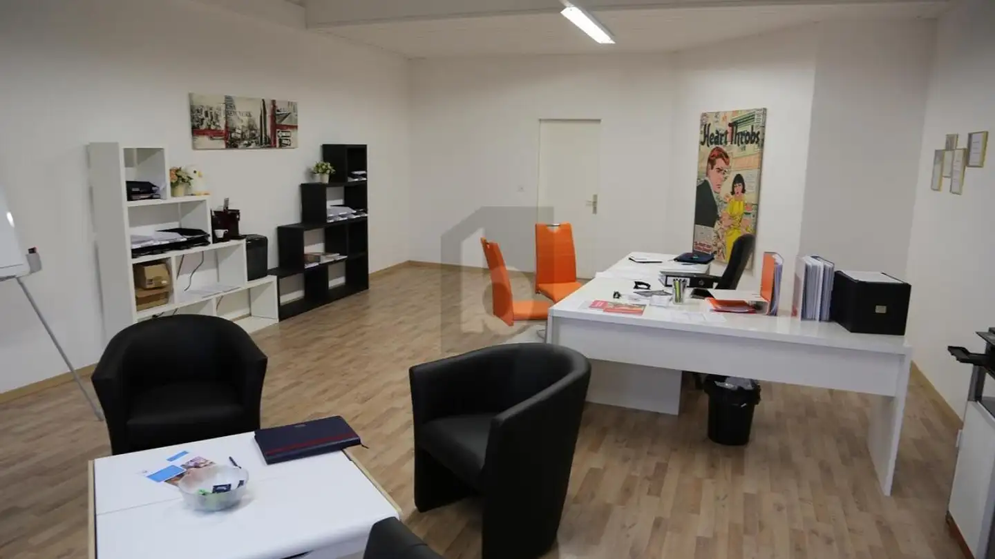 Office space for rent - 1880 Bex - Photo 2