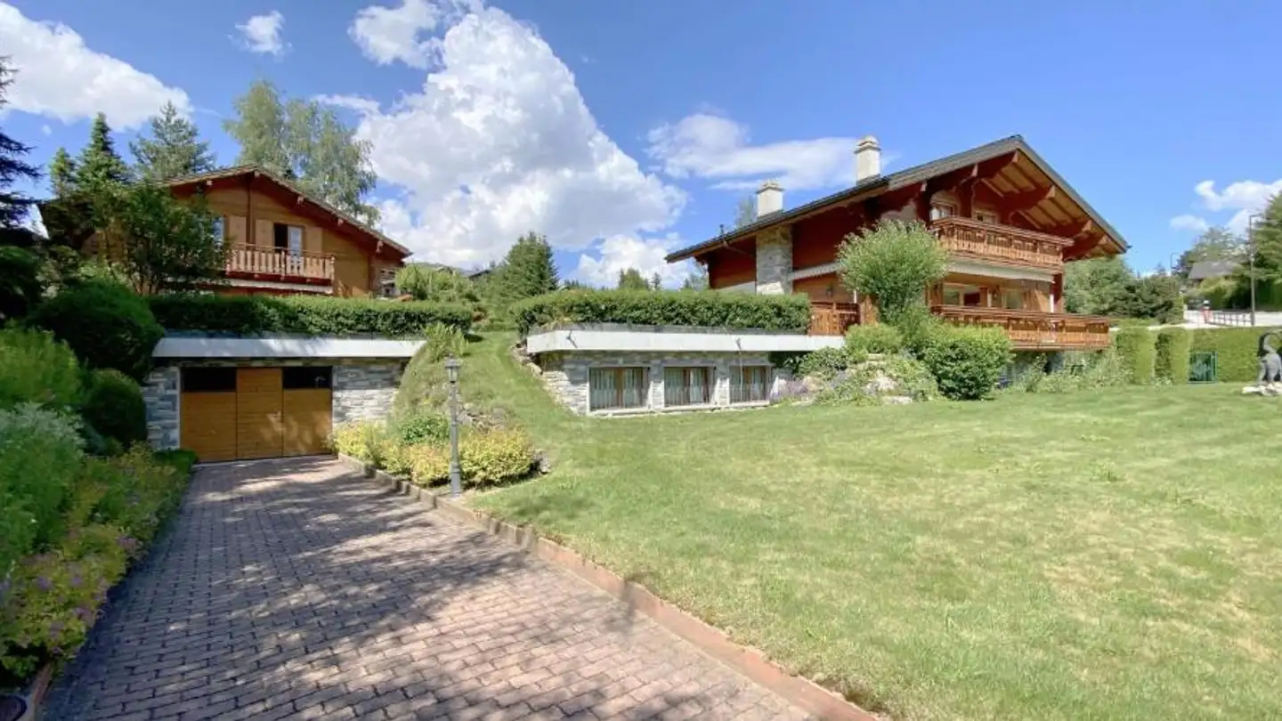 Chalet for sale - Route du Golf 33, 3963 Crans-Montana - Photo 2